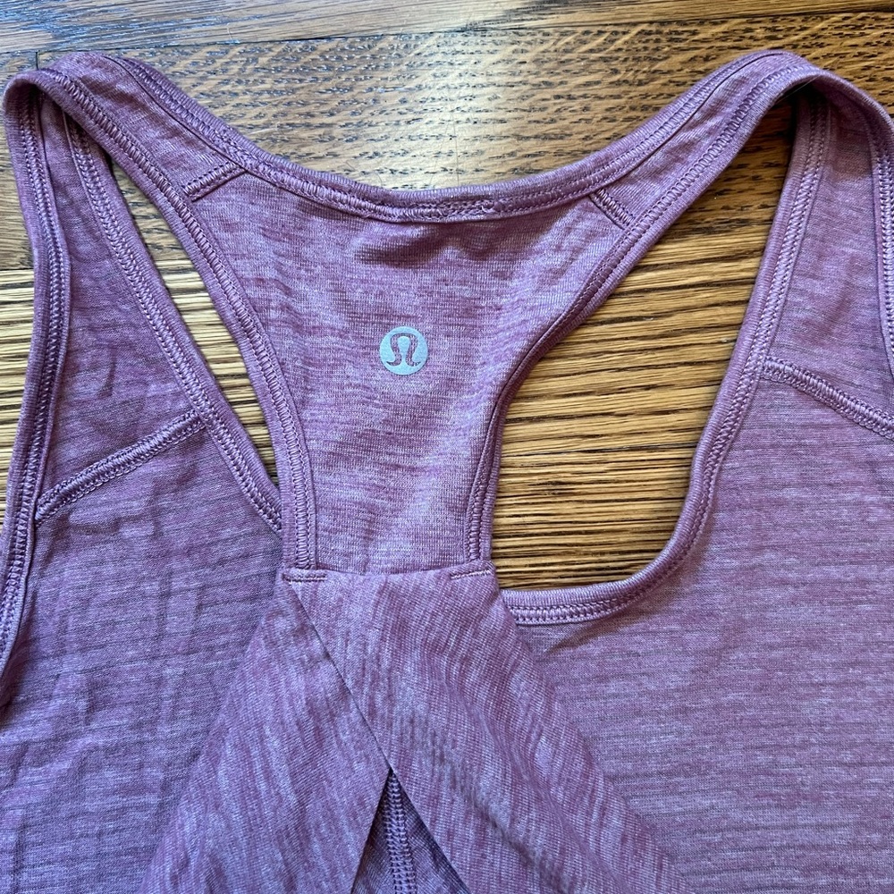 Lululemon top size 2